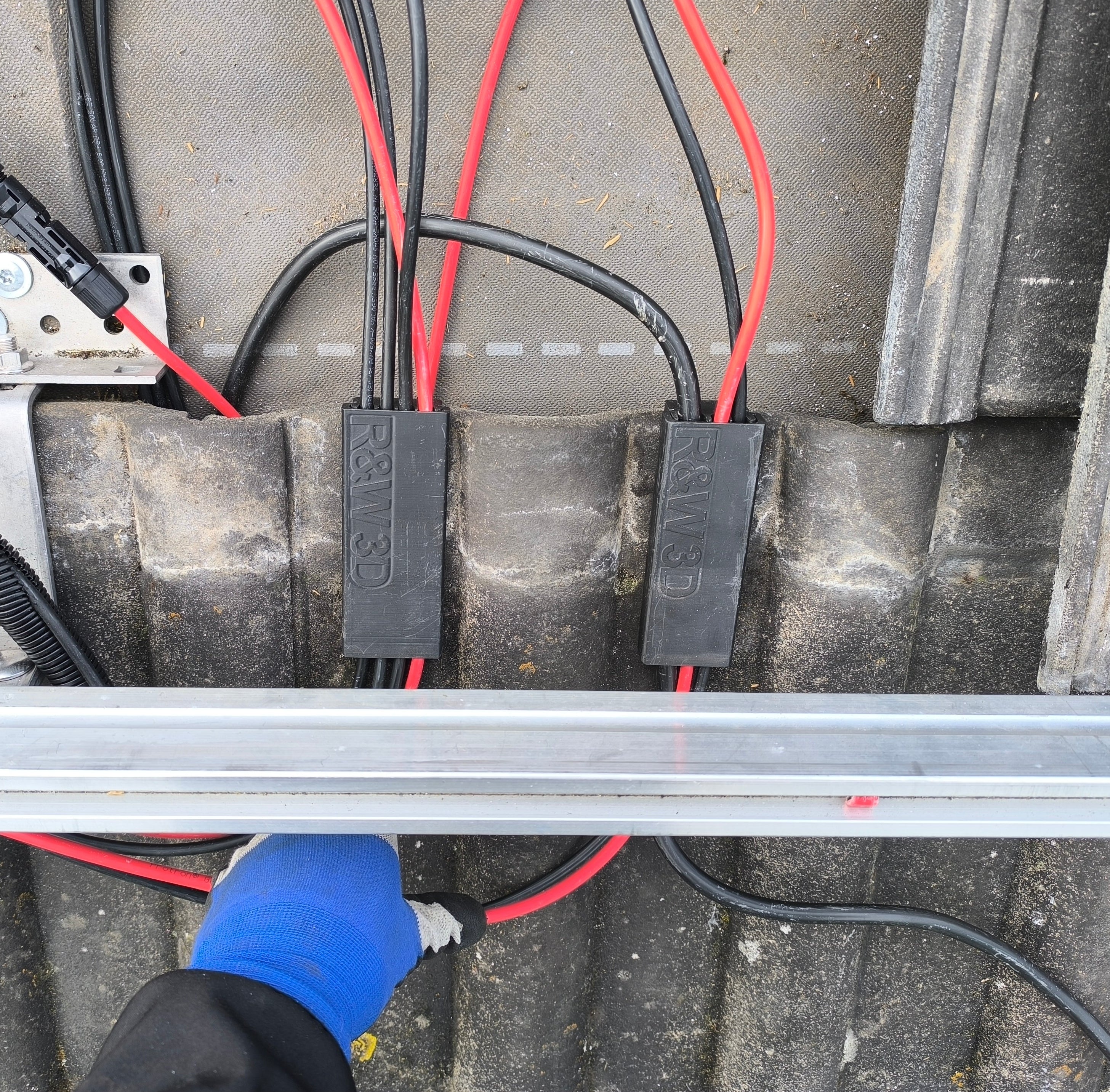 PV Kabeldurchführung Dachdurchführung Ziegeldach Frankfurter Finkenberger Pfanne