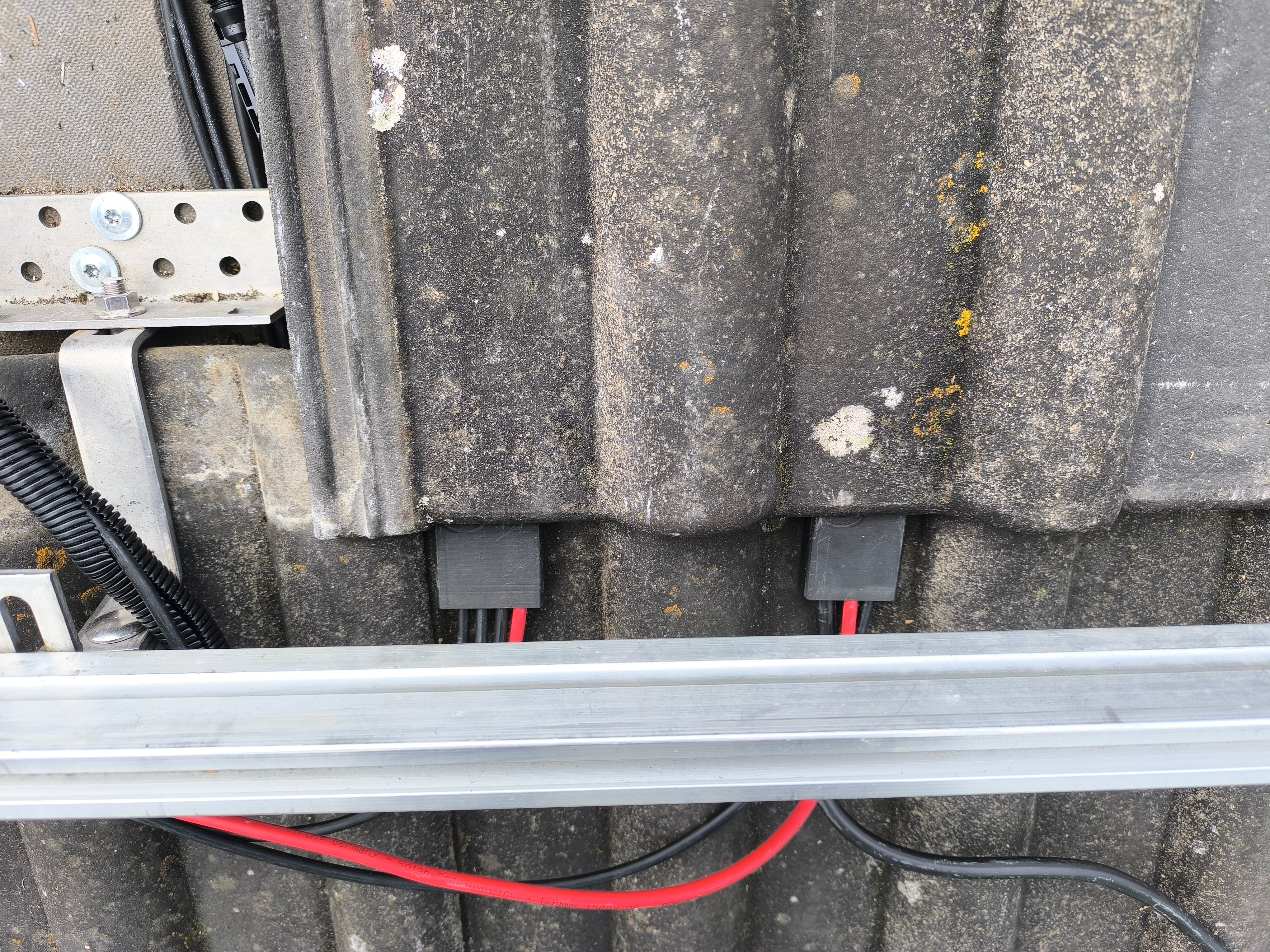 PV Kabeldurchführung Dachdurchführung Ziegeldach Frankfurter Finkenberger Pfanne